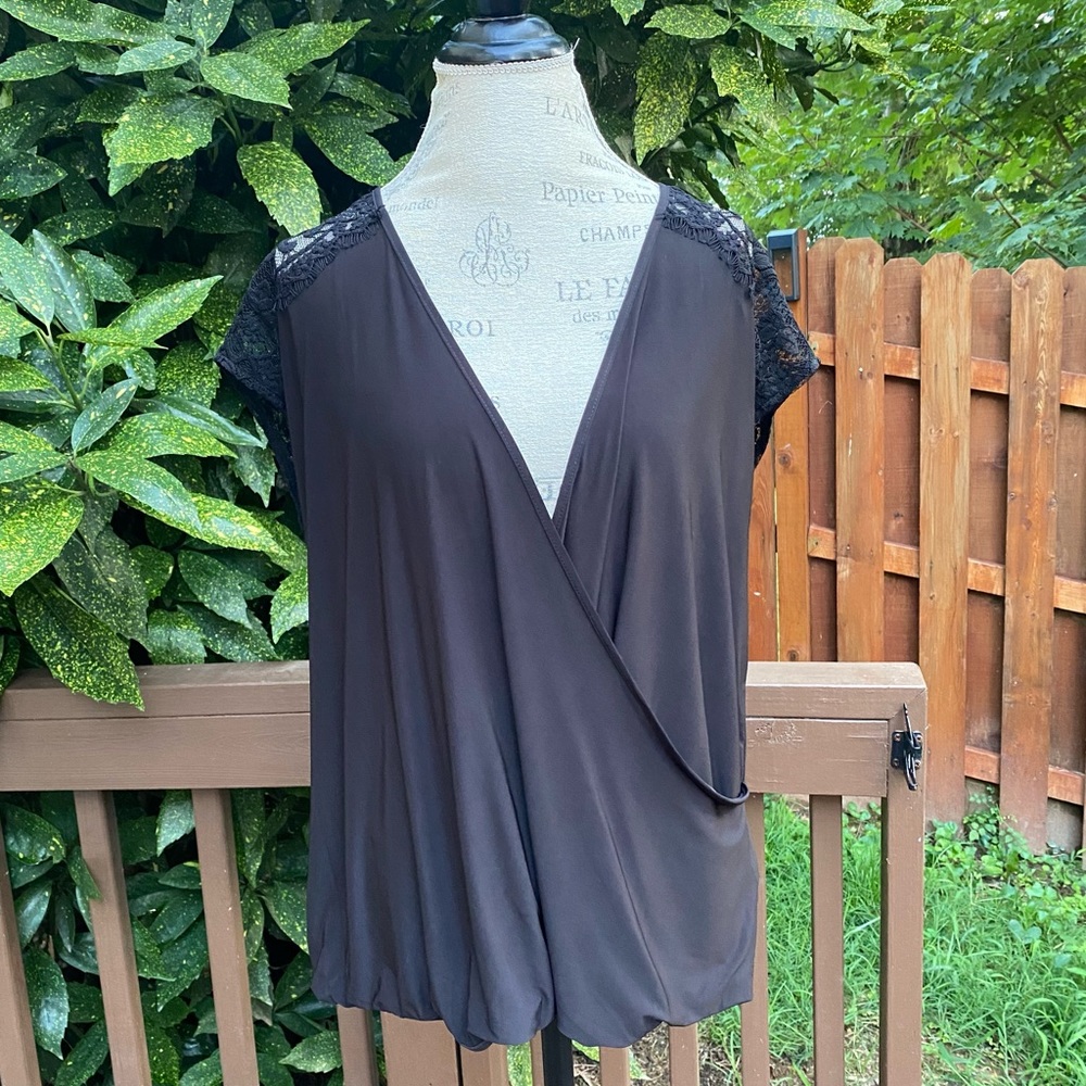 Forever 21 Size 2X Black Shirt